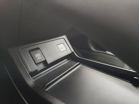 Used 2025 Acura RDX SH-AWD image 25