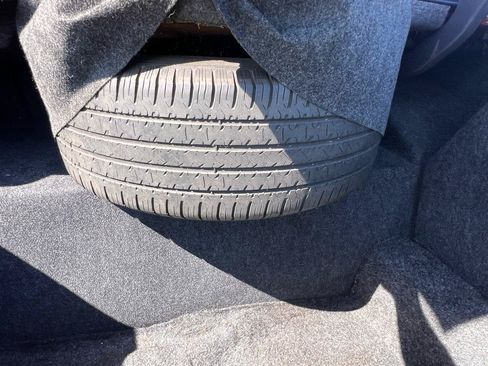 Used 2006 Lincoln Town Car Signature RWD image 43