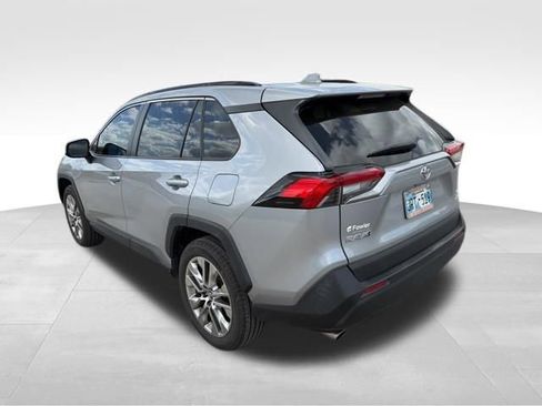 Used 2019 Toyota RAV4 XLE Premium image 5