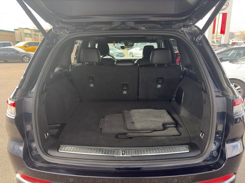 Used 2023 Jeep Grand Cherokee Overland image 10