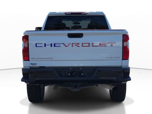 Used 2022 Chevrolet Silverado 2500 Custom image 5