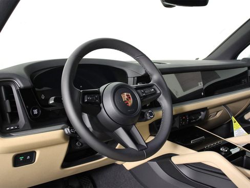 New 2026 Porsche Cayenne image 4