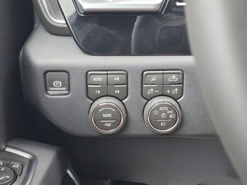 New 2026 Chevrolet Silverado 2500 LT w/ Texas Edition AWD/4WD image 26