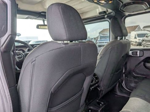 Used 2019 Jeep Wrangler Unlimited Sport S image 43