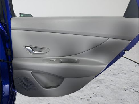 Used 2025 Hyundai Elantra SEL FWD image 13