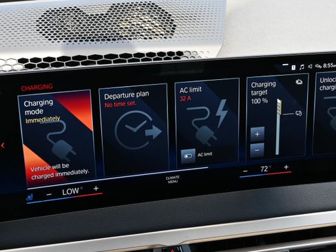 Certified 2023 BMW iX xDrive50 w/ Premium Package AWD/4WD image 35