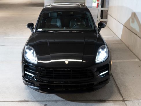 Certified 2020 Porsche Macan AWD/4WD image 6