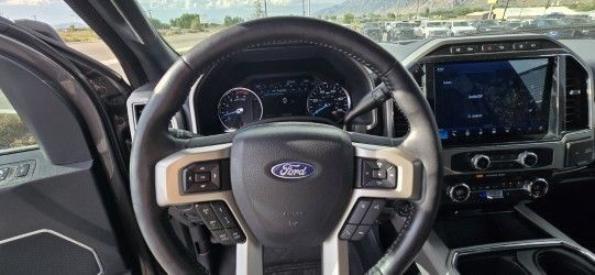 Used 2022 Ford F350 Lariat w/ Black Appearance Package AWD/4WD image 17