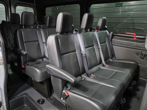 Used 2019 Mercedes-Benz Sprinter 2500 image 12