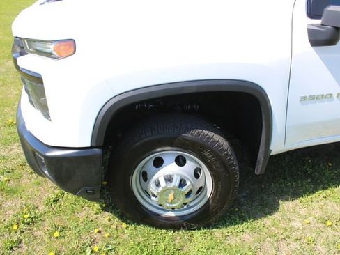 Used 2025 Chevrolet Silverado 3500 W/T image 16