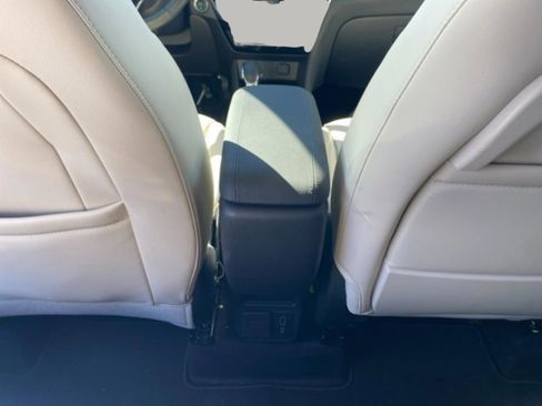 Used 2025 Buick Encore GX Avenir image 26