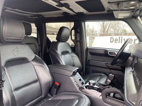 Used 2025 Ford Bronco Badlands w/ Sasquatch Package image 17