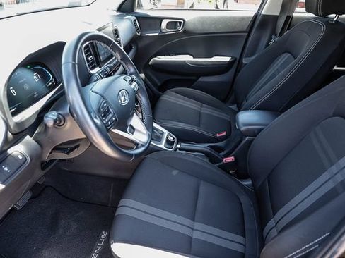 Certified 2024 Hyundai Venue SEL FWD image 23