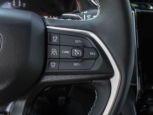 New 2025 Jeep Grand Cherokee Altitude image 26