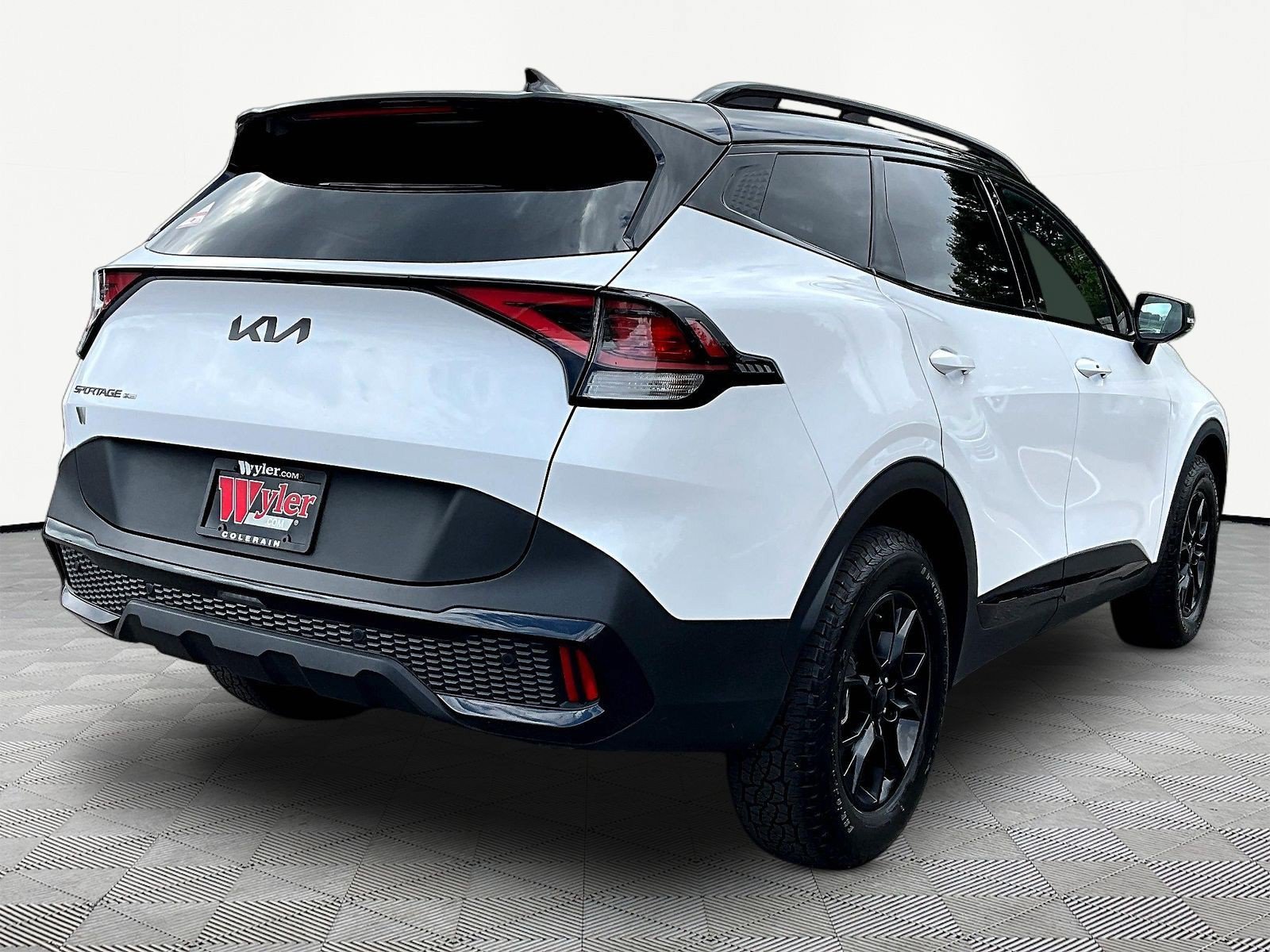 Used 2025 Kia Sportage X-Pro AWD/4WD image 6