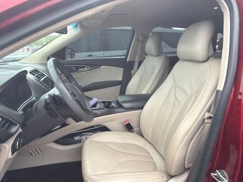 Used 2016 Lincoln MKX Select w/ Select Plus Package FWD image 6