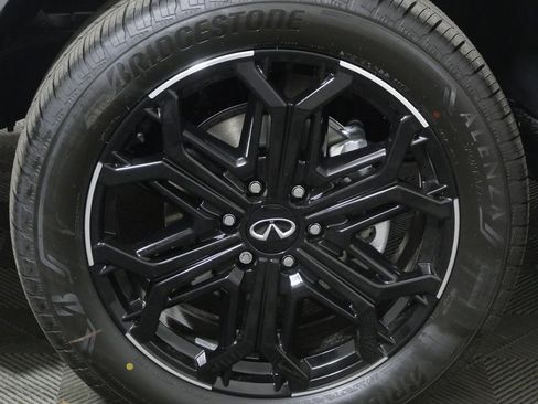 New 2026 INFINITI QX80 4WD image 11