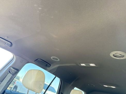 Used 2022 Chevrolet Traverse LT AWD/4WD image 22