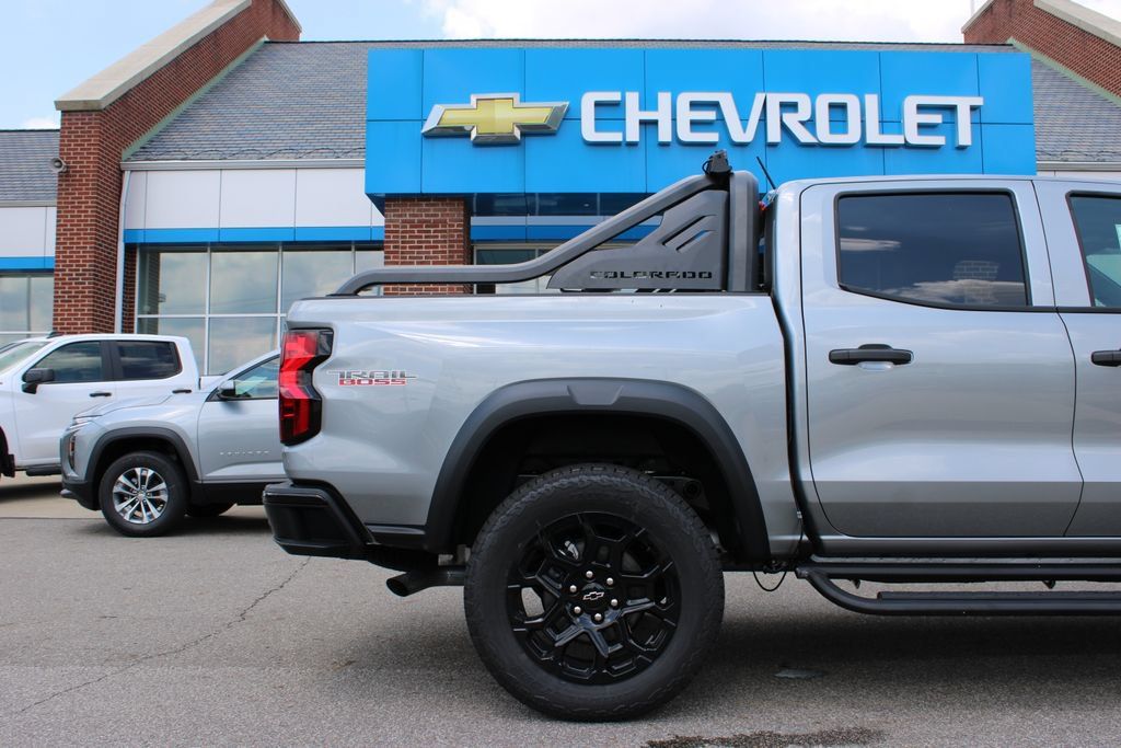 New 2026 Chevrolet Colorado Trail Boss w/ Midnight Edition AWD/4WD image 39