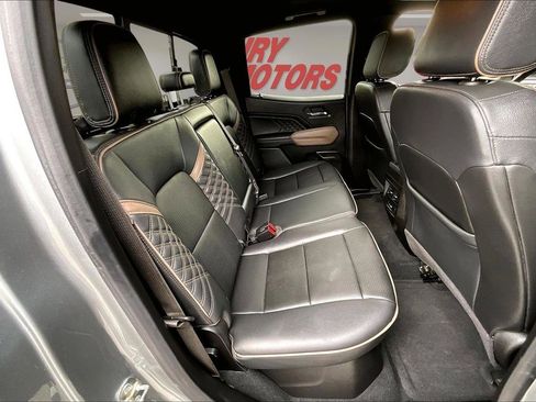 Used 2024 GMC Canyon Denali image 26