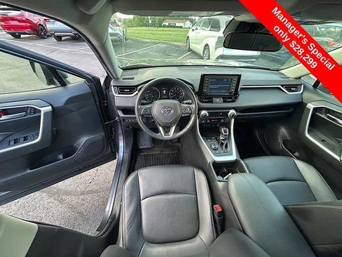 Used 2022 Toyota RAV4 XLE Premium image 21