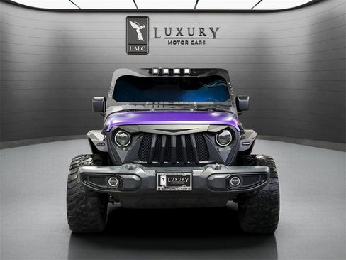 Used 2019 Jeep Wrangler Unlimited Sahara image 8