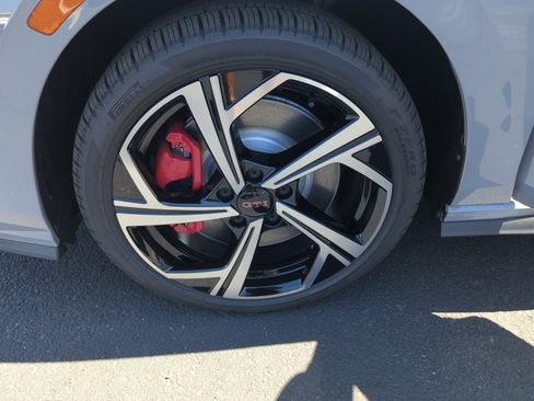 New 2025 Volkswagen Golf SE image 25