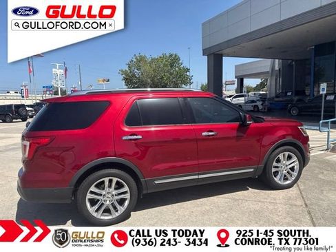 Used 2017 Ford Explorer Limited w/ Equipment Group 301A FWD image 4