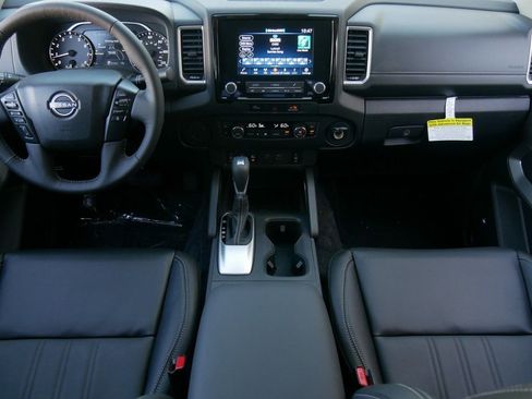 Used 2024 Nissan Frontier SL w/ Technology Package image 12