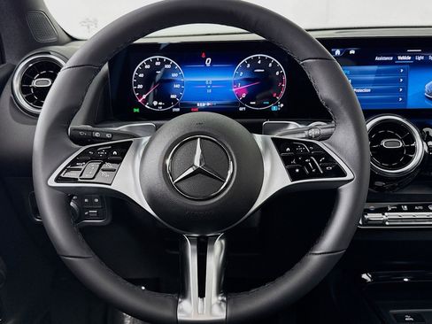 New 2026 Mercedes-Benz GLB 250 image 17