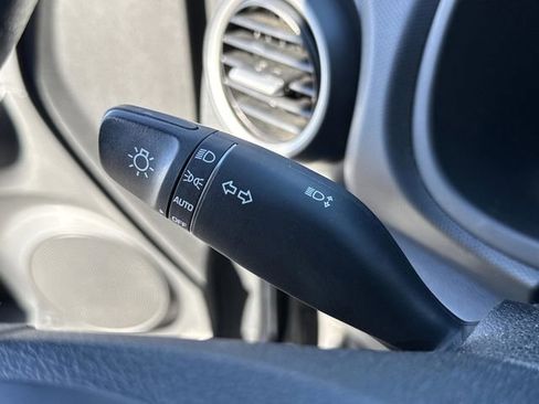 Used 2018 Hyundai Kona SE image 39