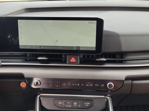 New 2026 Kia Carnival EX FWD image 16