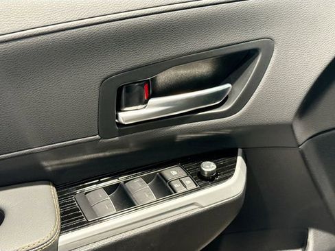 New 2026 Toyota Sienna XLE Woodland Edition AWD/4WD image 15