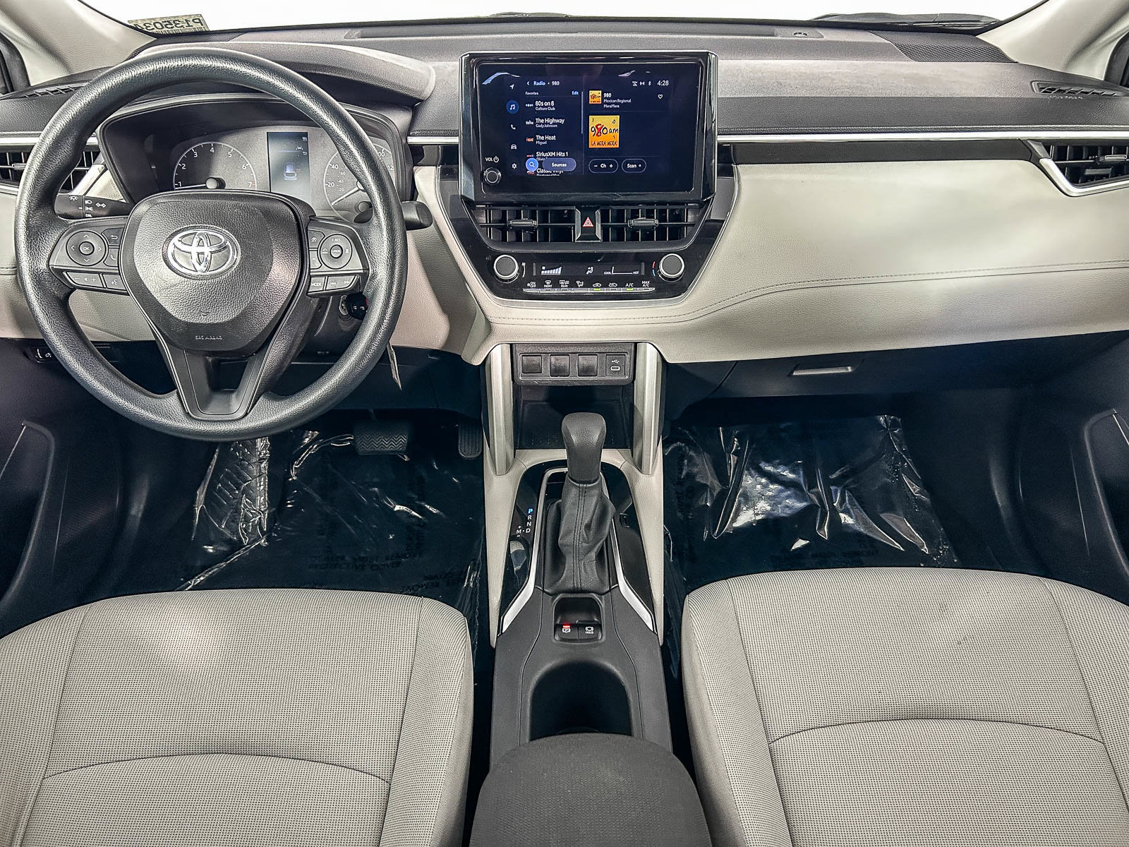 Used 2025 Toyota Corolla Cross L FWD image 11