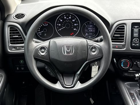Used 2018 Honda HR-V LX image 17