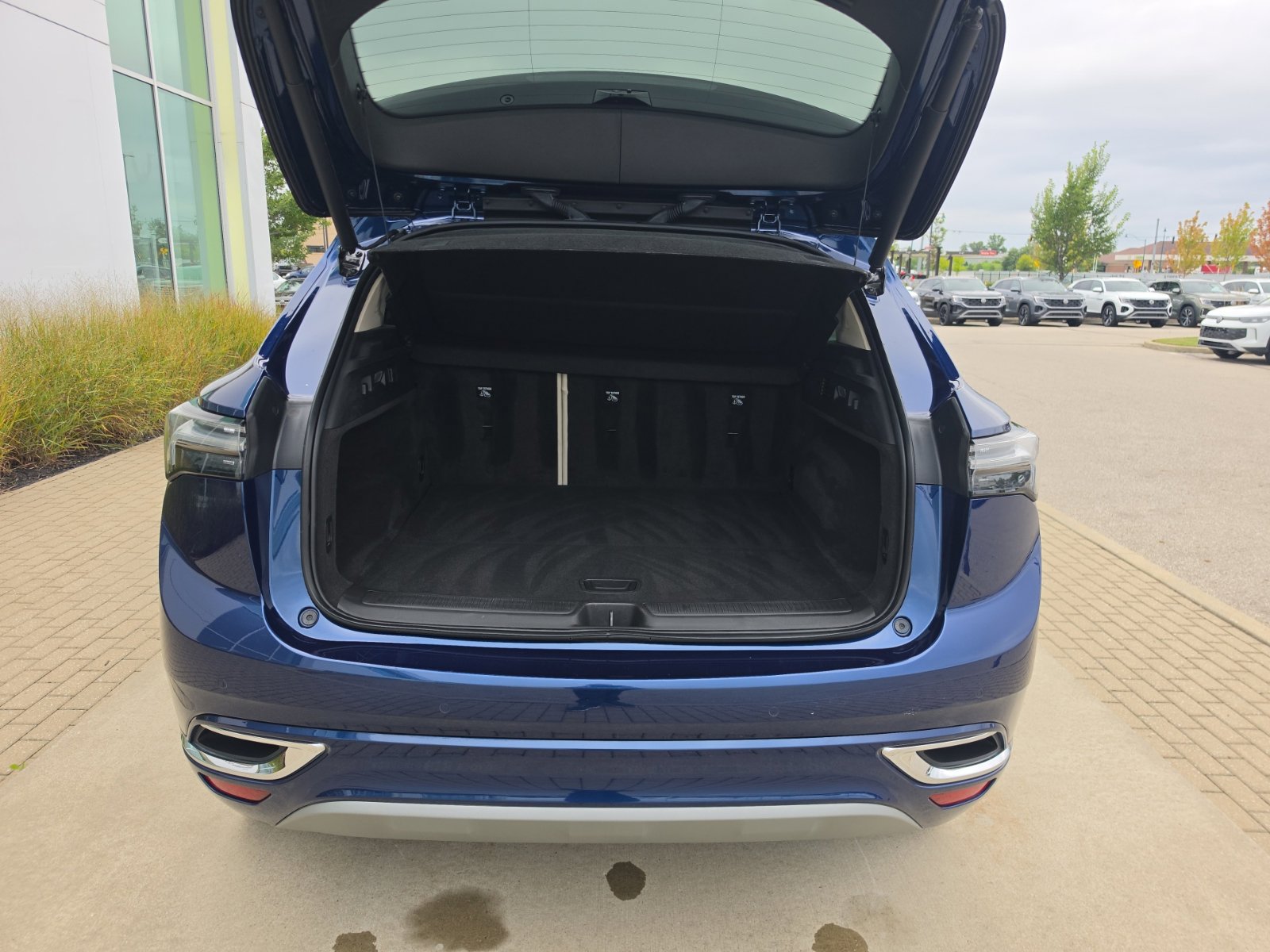 Used 2023 Buick Envision Avenir AWD/4WD image 12
