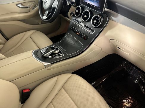 Used 2019 Mercedes-Benz GLC 300 image 15