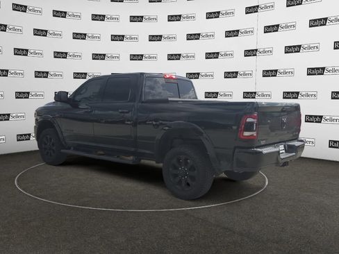 Used 2019 RAM 2500 Laramie w/ Black Appearance Package image 4