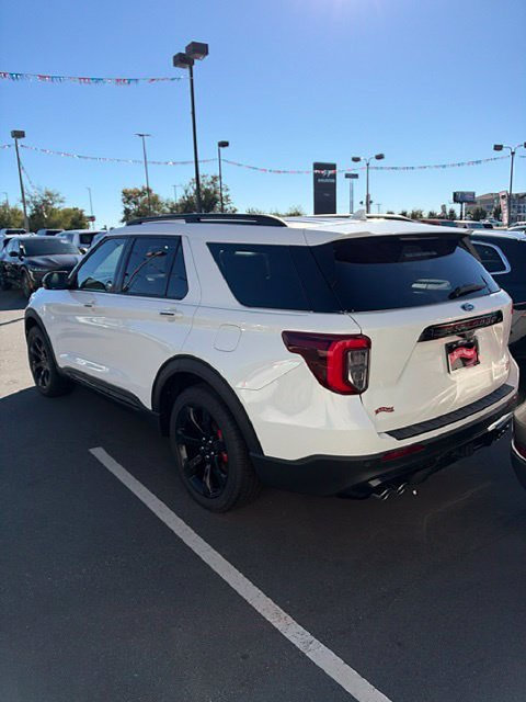 Used 2024 Ford Explorer ST w/ Equipment Group 401A RWD image 2