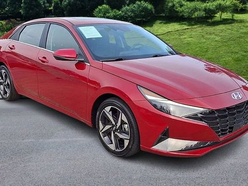 Used 2023 Hyundai Elantra Limited image 2