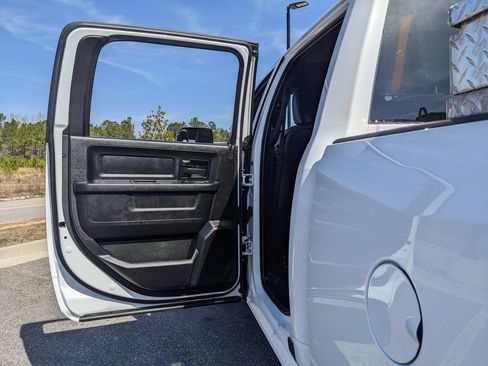 Used 2022 RAM 2500 Tradesman w/ Chrome Appearance Group image 47