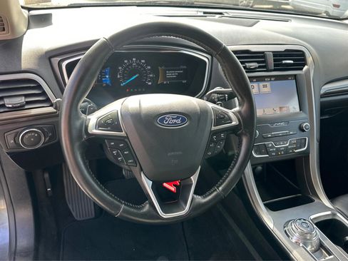 Used 2019 Ford Fusion SEL image 15