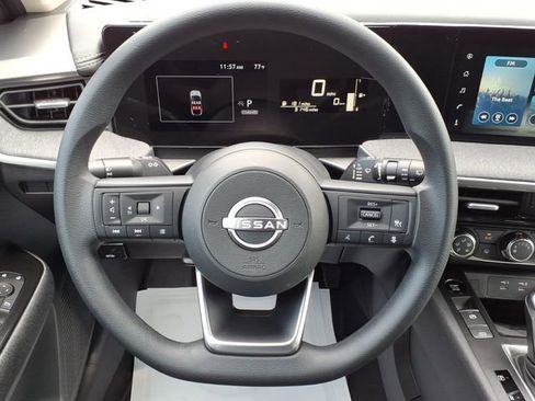 Used 2025 Nissan Kicks SV FWD image 20