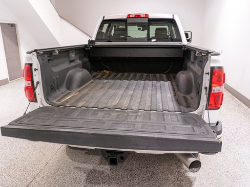 Used 2019 GMC Sierra 2500 Denali w/ Duramax Plus Package AWD/4WD image 12