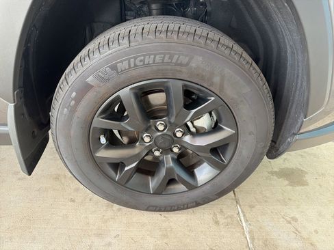 Used 2025 Toyota RAV4 LE image 20