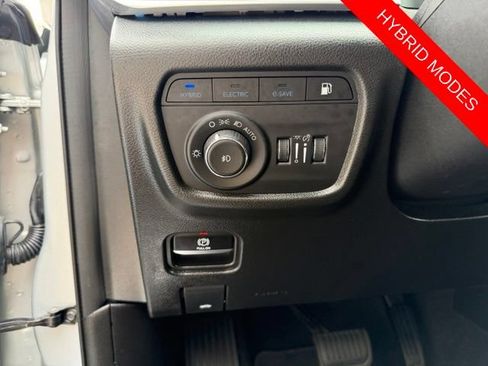 Used 2023 Jeep Grand Cherokee Overland w/ Advanced Protech Group III AWD/4WD image 35