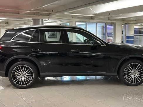 Used 2025 Mercedes-Benz GLC 300 4MATIC image 39