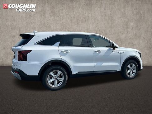 New 2025 Kia Sorento LX image 4