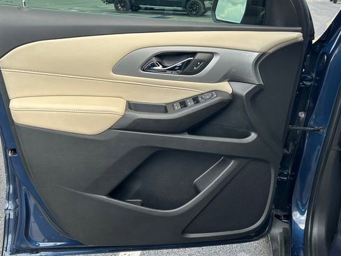 Used 2022 Chevrolet Traverse LS image 22