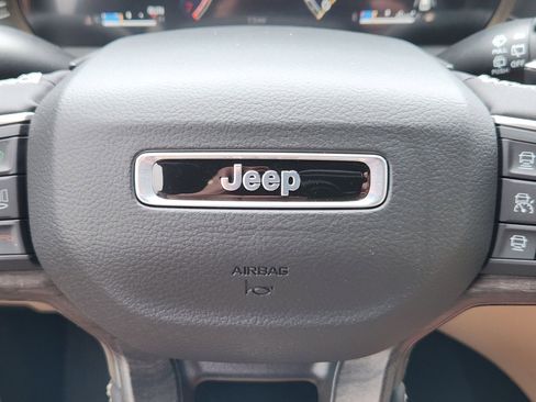 New 2026 Jeep Grand Cherokee L Limited RWD image 37